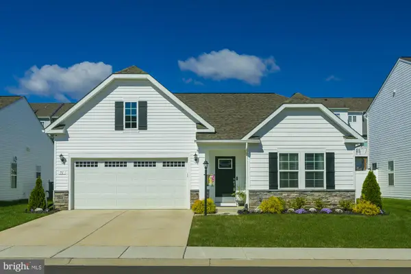 51 Ludgate Mnr, FALLING WATERS, WV 25419