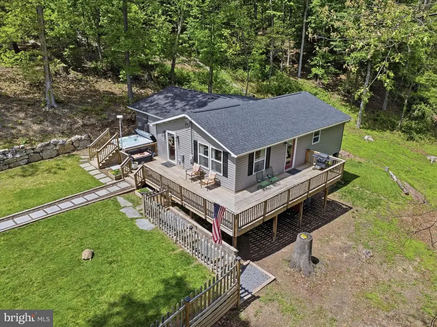 3147 Mountain Lake Rd, Hedgesville, WV 25427 - #2