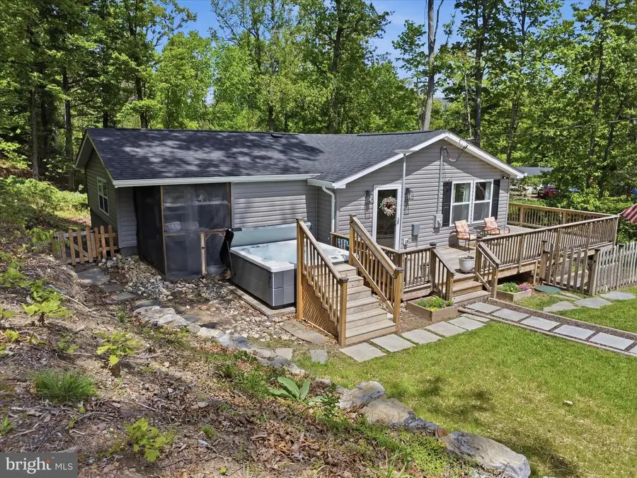 3147 Mountain Lake Rd, Hedgesville, WV 25427 - #3