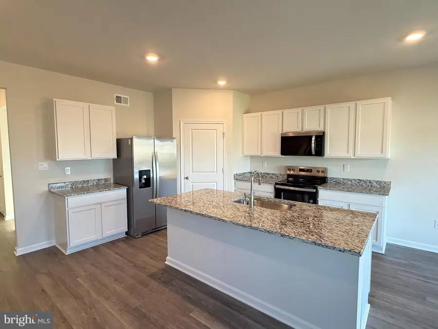 305 Orpington Dr, Martinsburg, WV 25403 - #2