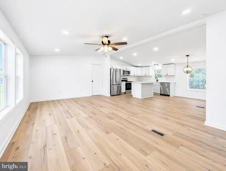 310 Jasmine Ln, Martinsburg, WV 25401 - #3