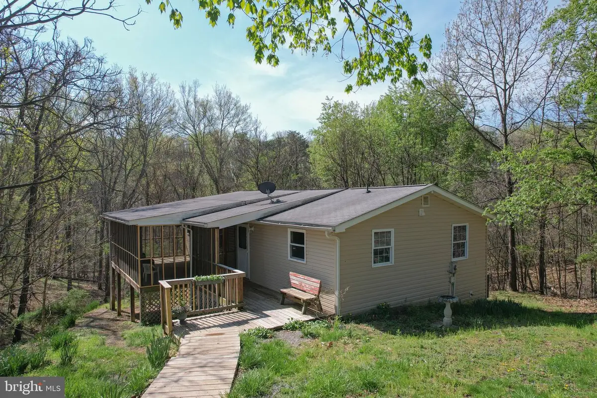 320 Painted Meadow Ln, Hedgesville, WV 25427 - #1