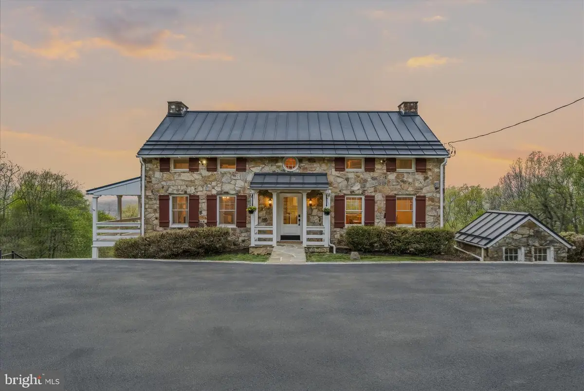 3877 Dry Run Rd, Hedgesville, WV 25427 - #1