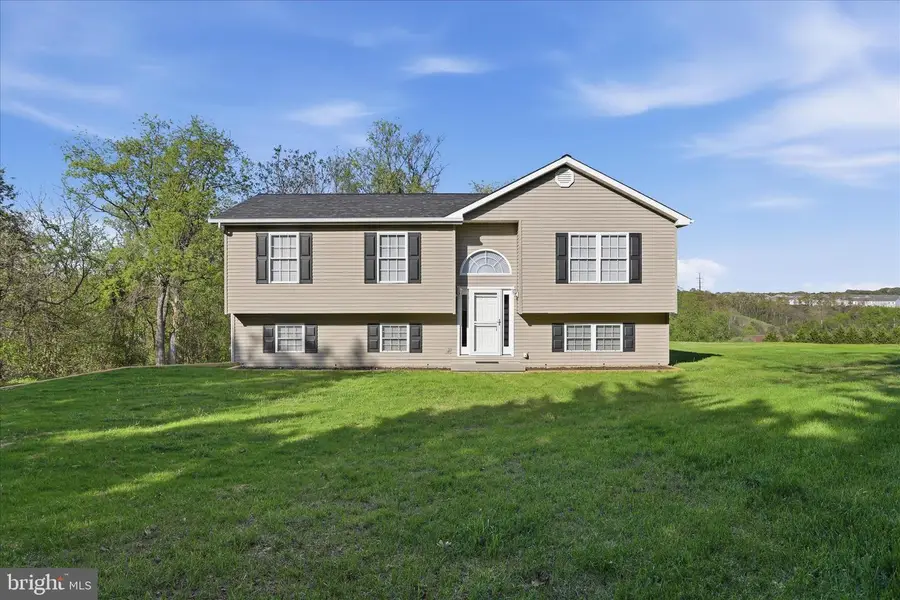 174 Open Field Ln, Falling Waters, WV 25419 - #3