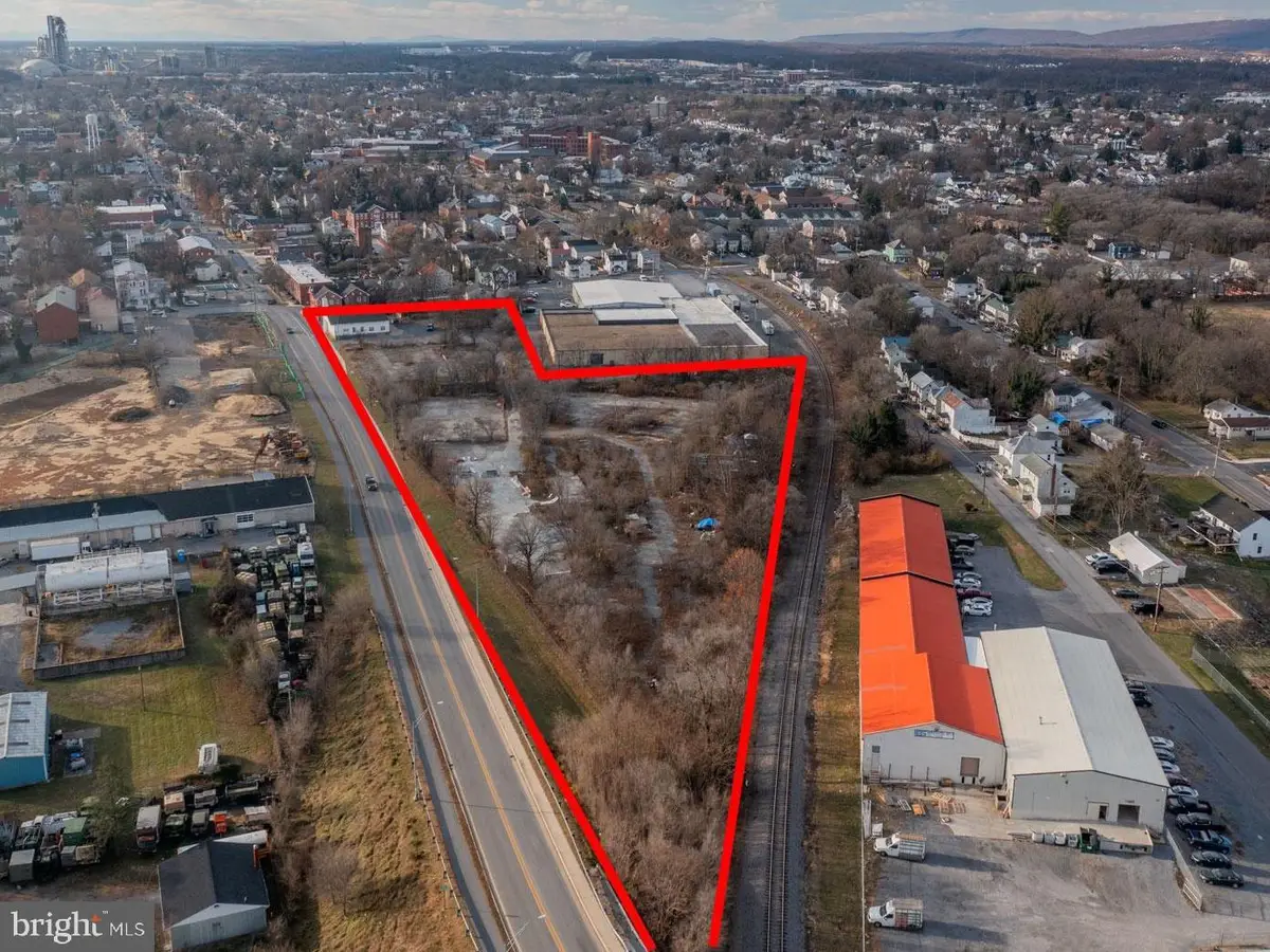 310 N Raleigh St, Martinsburg, WV 25401 - #1