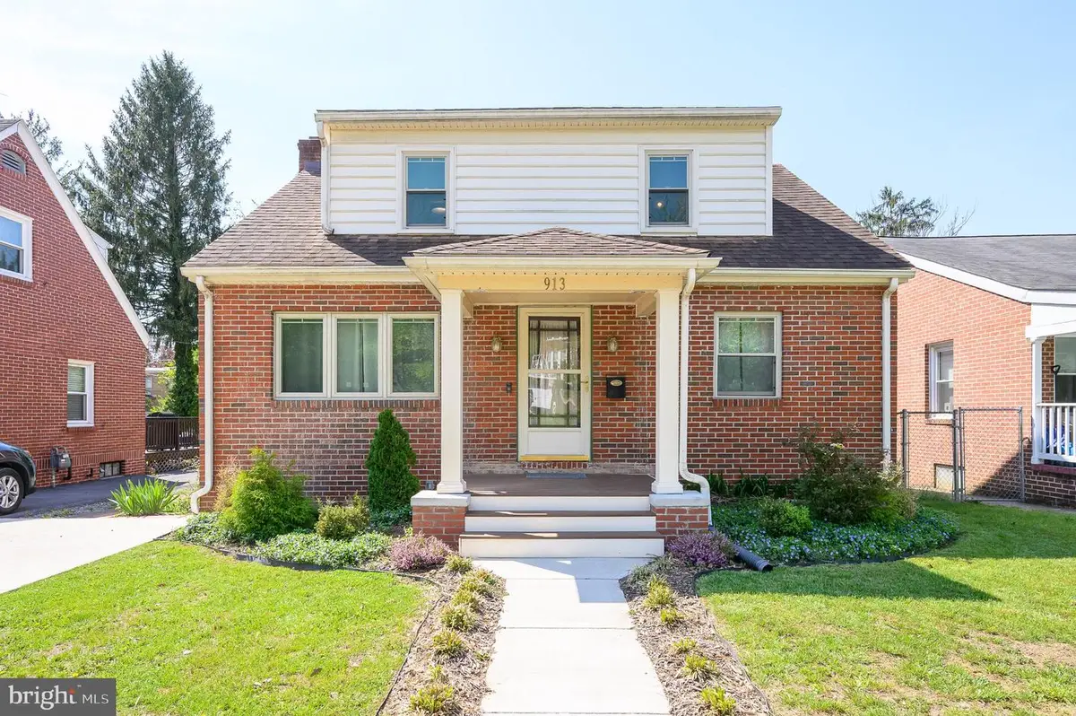 913 W Martin St W, Martinsburg, WV 25401 - #1