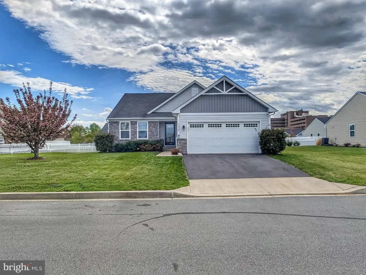 130 Norfolk Ln, Martinsburg, WV 25405 - #1