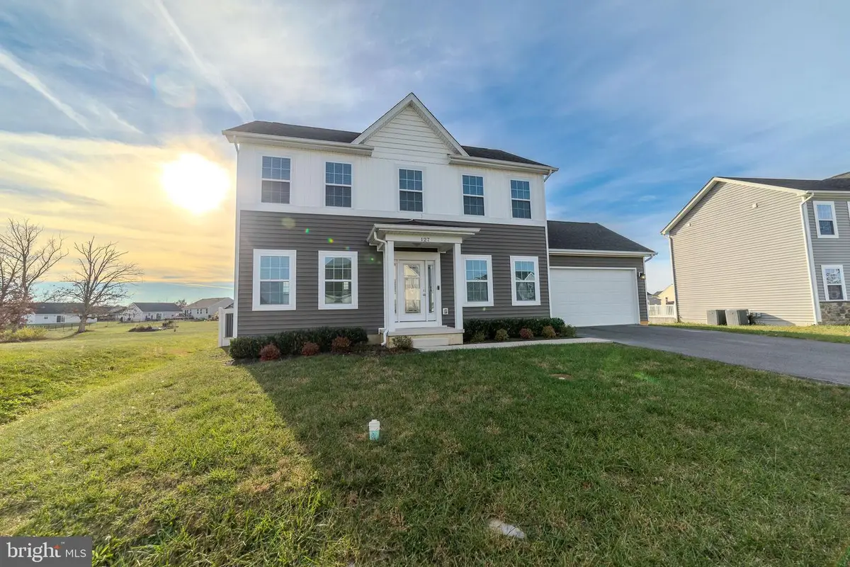 127 Chandlers Glen Dr, Bunker Hill, WV 25413 - #1