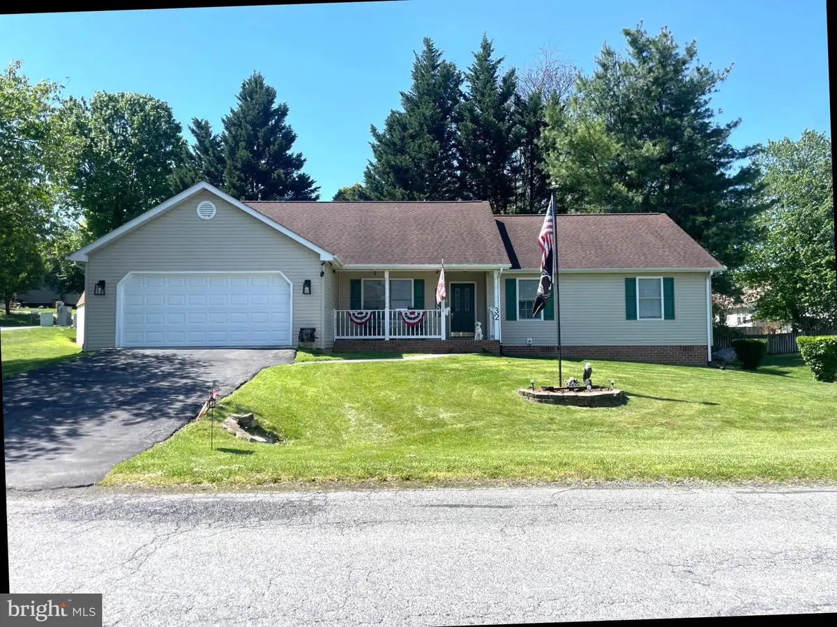 32 Talisman Dr, Martinsburg, WV 25403 - #1