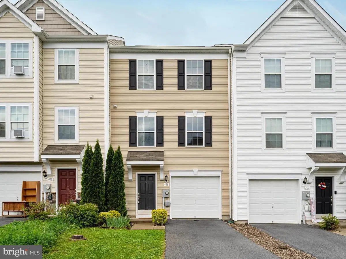 408 Rumbling Rock Rd, Hedgesville, WV 25427 - #1