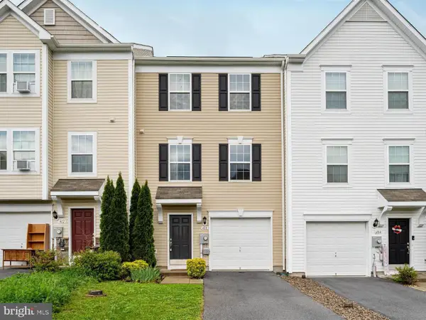 408 Rumbling Rock Rd, HEDGESVILLE, WV 25427