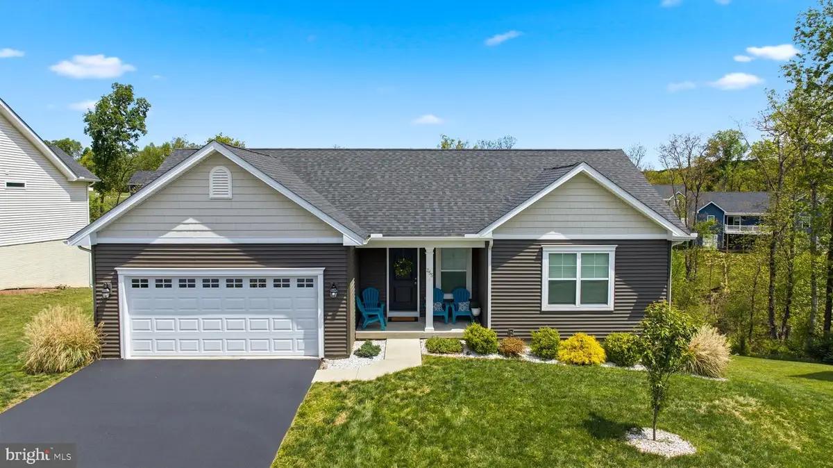 255 Quinella Ct, Martinsburg, WV 25404 - #1