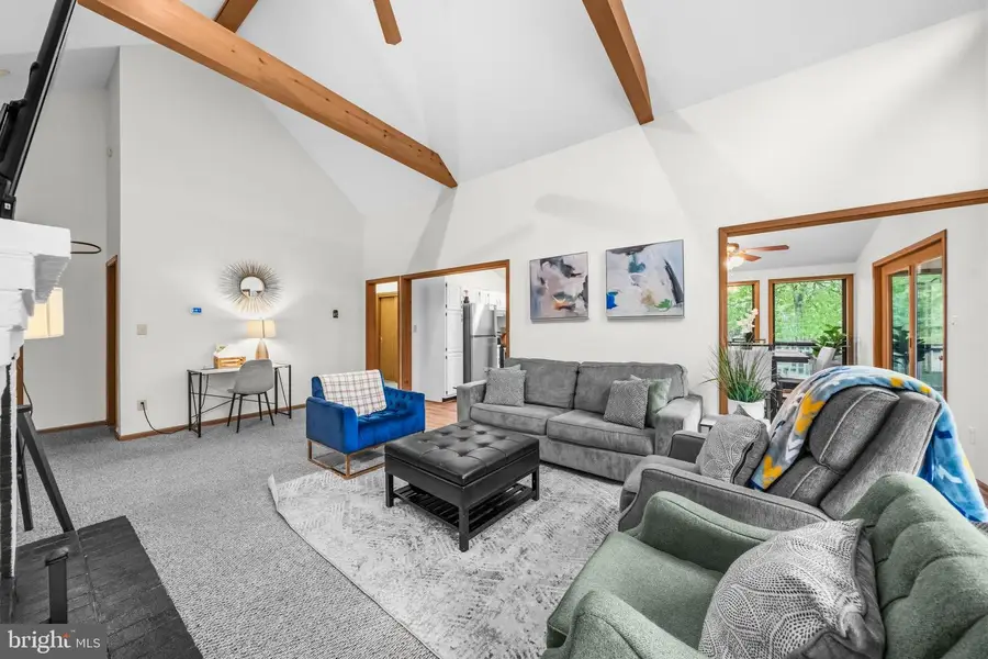 196 The Woods Rd, Hedgesville, WV 25427 - #2