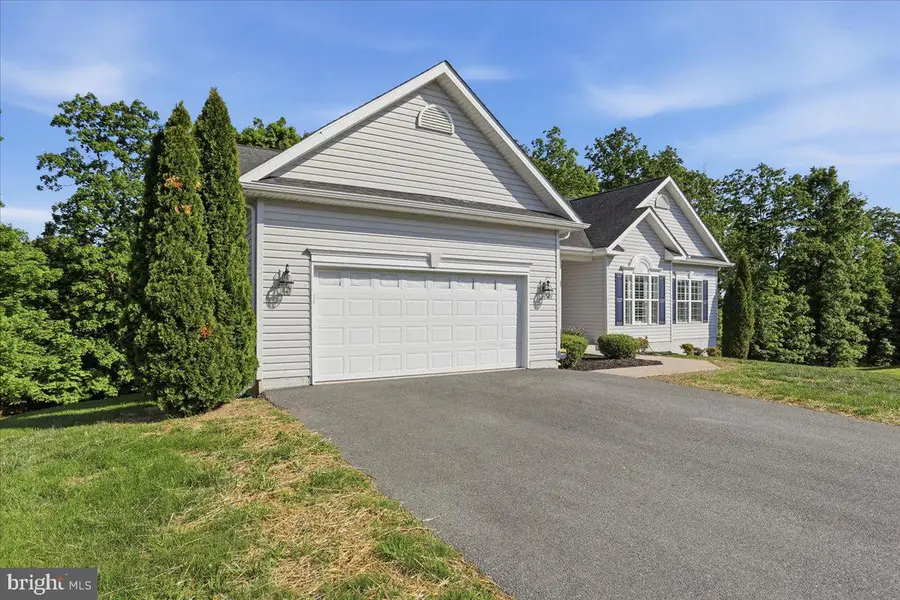 35 Kanawha Ct, Falling Waters, WV 25419 - #3