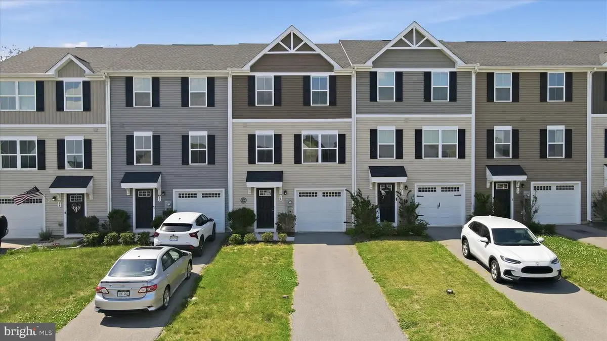 76 Chincoteague Ln, Martinsburg, WV 25403 - #1