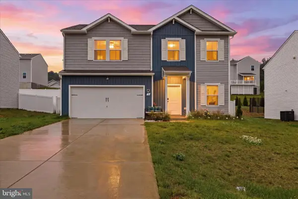 76 Diving Scaup Rd, HEDGESVILLE, WV 25427