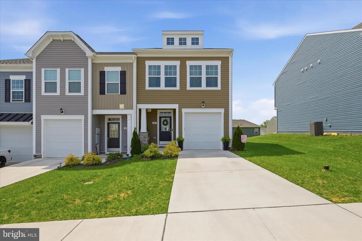 107 Clifton Mnr, Falling Waters, WV 25419 - #1