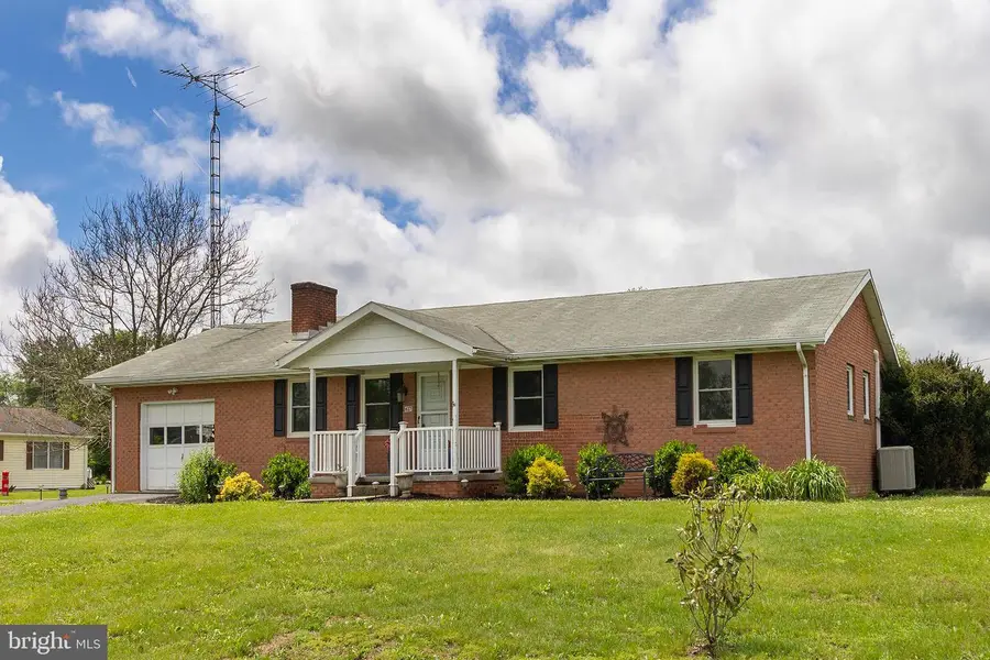 627 Montmorency Dr, Bunker Hill, WV 25413 - #2