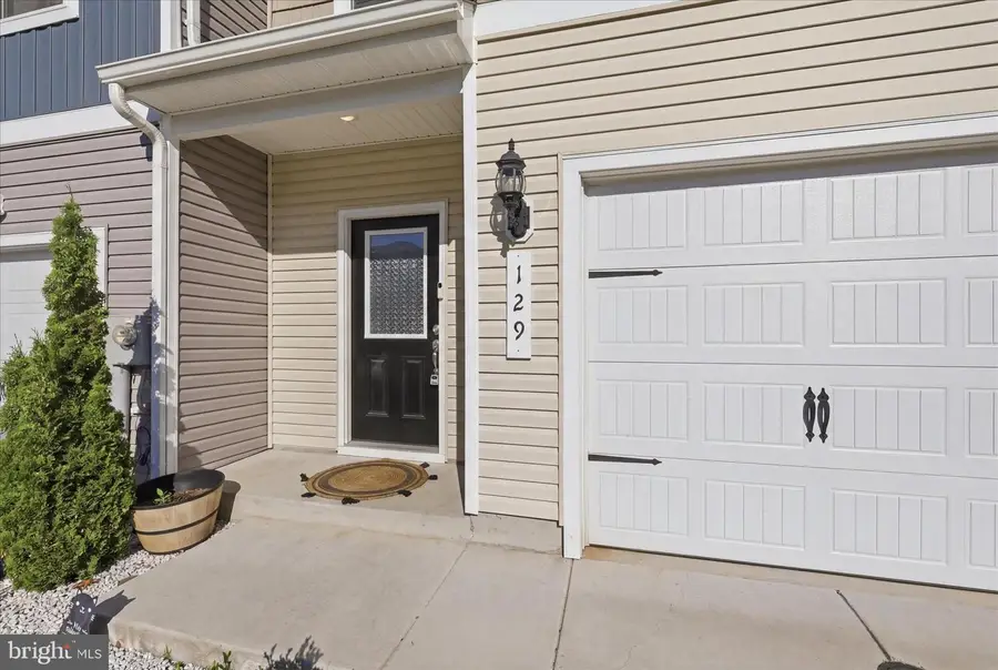 129 Paddington St, Falling Waters, WV 25419 - #3