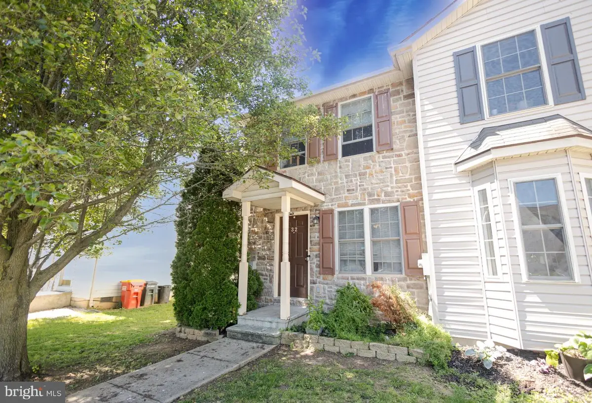 32 Judges Ct, Inwood, WV 25428 - #1