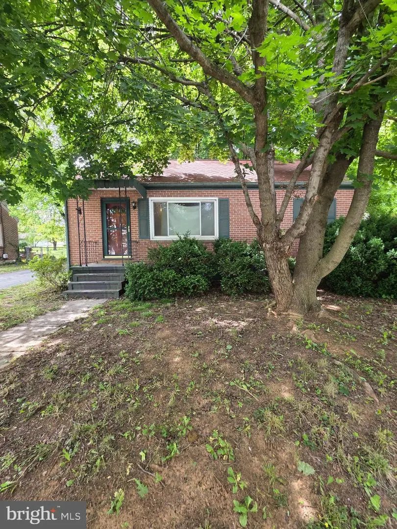 320 Hedrick Ave, Martinsburg, WV 25405 - #1