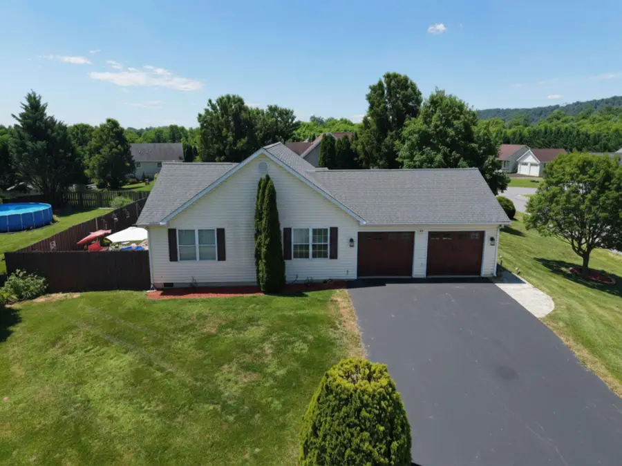 98 Knox Dr, Hedgesville, WV 25427 - #2