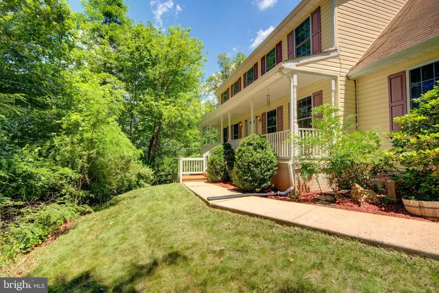 228 Warner Ln, Hedgesville, WV 25427 - #2