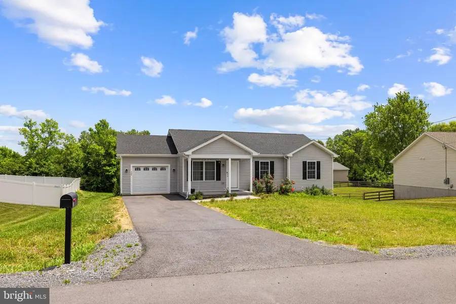 300 Hannah Ln, Bunker Hill, WV 25413 - #2
