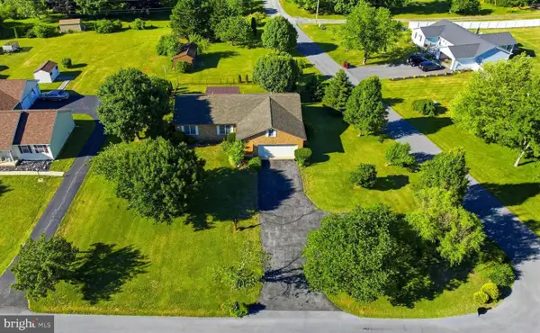109 Venus Ln, BUNKER HILL, WV 25413