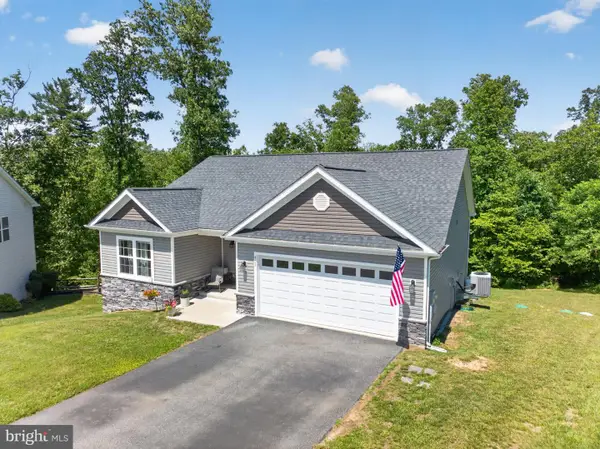 463 Executive Way, HEDGESVILLE, WV 25427