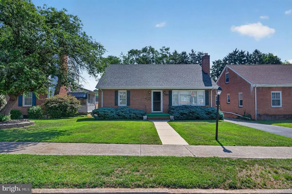 207 N Tennessee Ave, Martinsburg, WV 25401 - #1