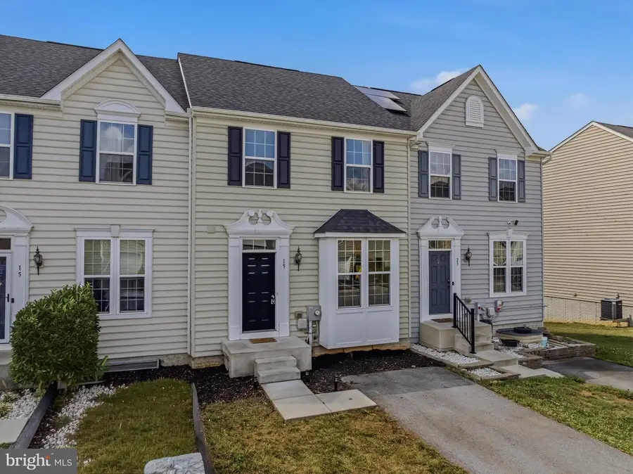 19 Ontario Dr, Falling Waters, WV 25419 - #3