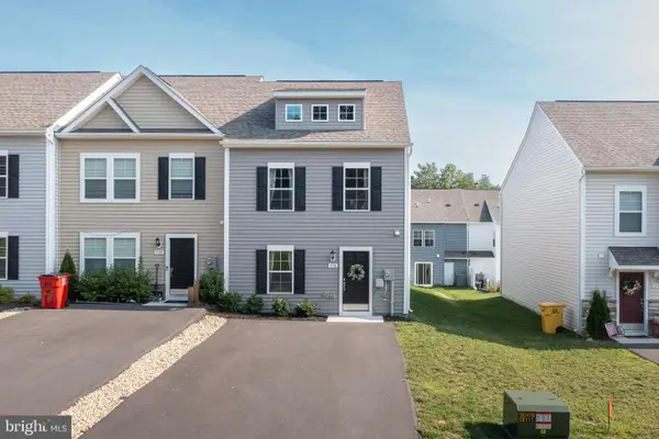 176 Scotch Pine Dr, BUNKER HILL, WV 25413