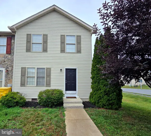 8 Jonathan Ct, INWOOD, WV 25428