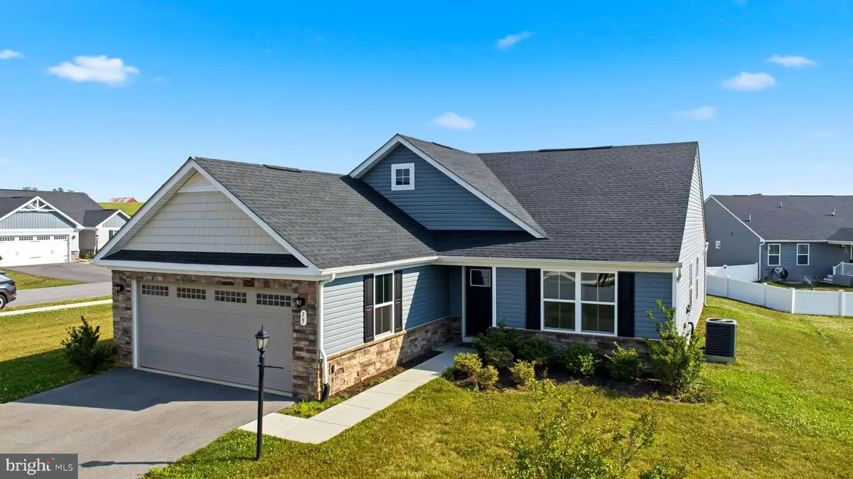 15 Opulent Ct, Hedgesville, WV 25427 - #1