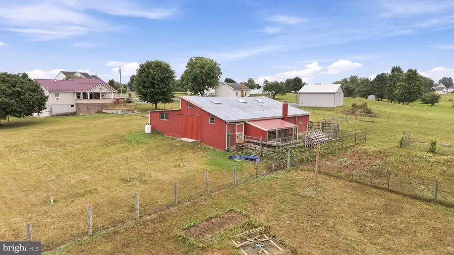 270 Falcon Dr, Falling Waters, WV 25419 - #3