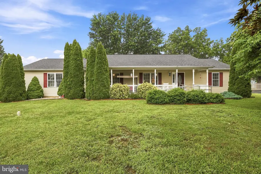 36 Isaac Dr, Bunker Hill, WV 25413 - #2