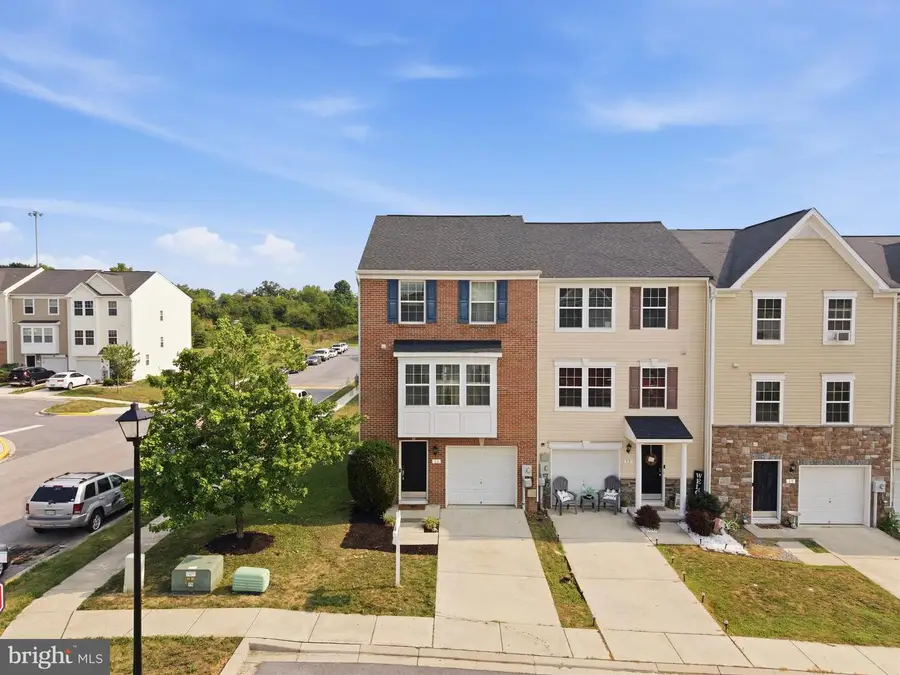 11 Wayside Ct, Falling Waters, WV 25419 - #2