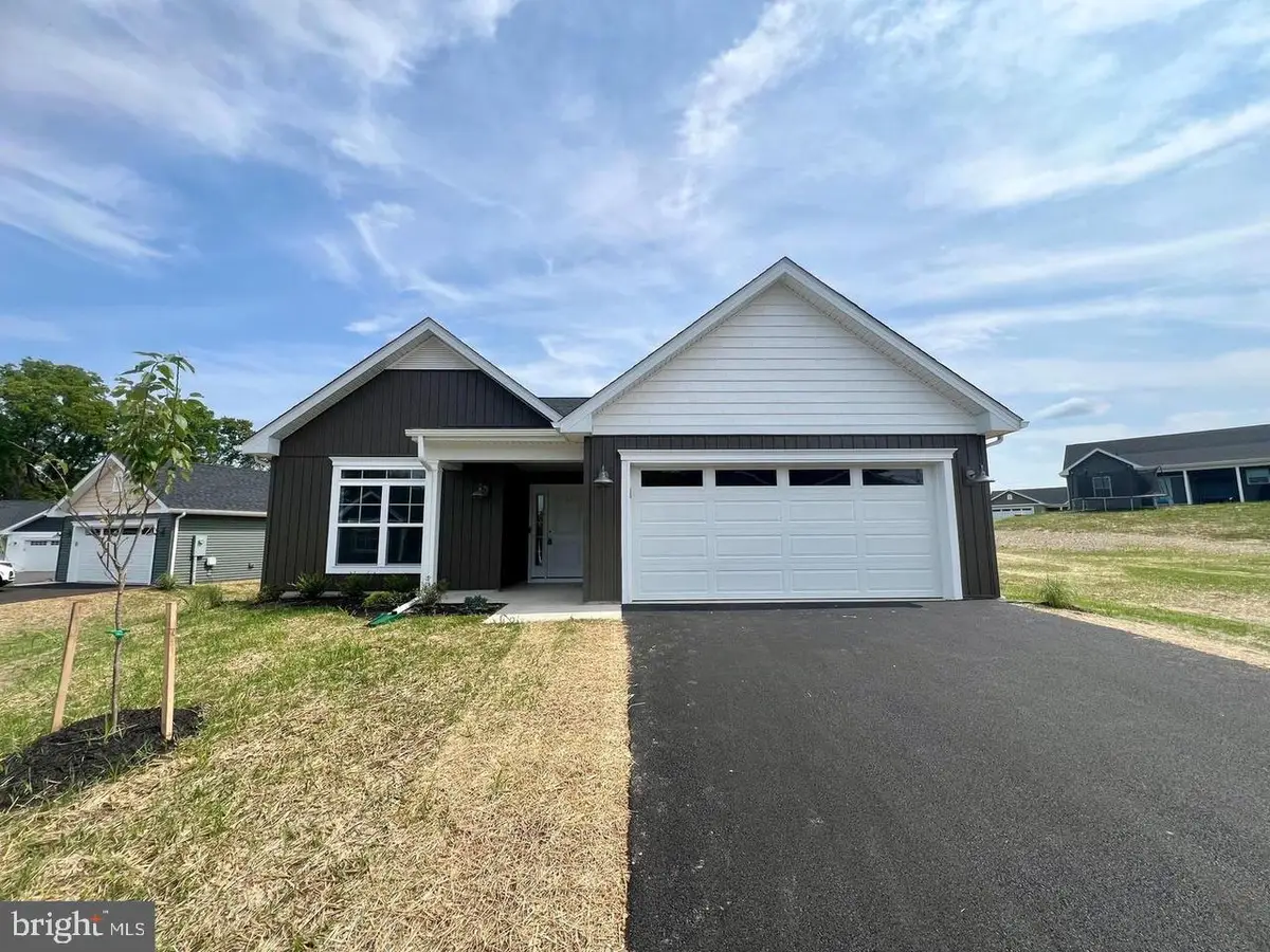 150 Duluth Dr, Martinsburg, WV 25404 - #1