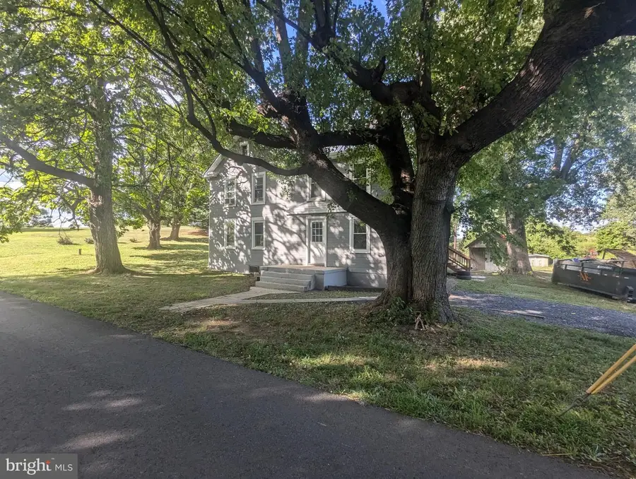 2353 Little Georgetown Rd, Hedgesville, WV 25427 - #2