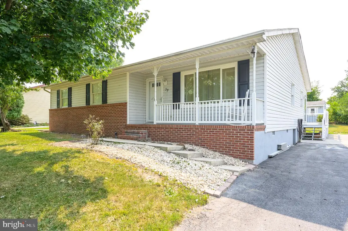 39 Rolling Meadows Dr, Martinsburg, WV 25404 - #1