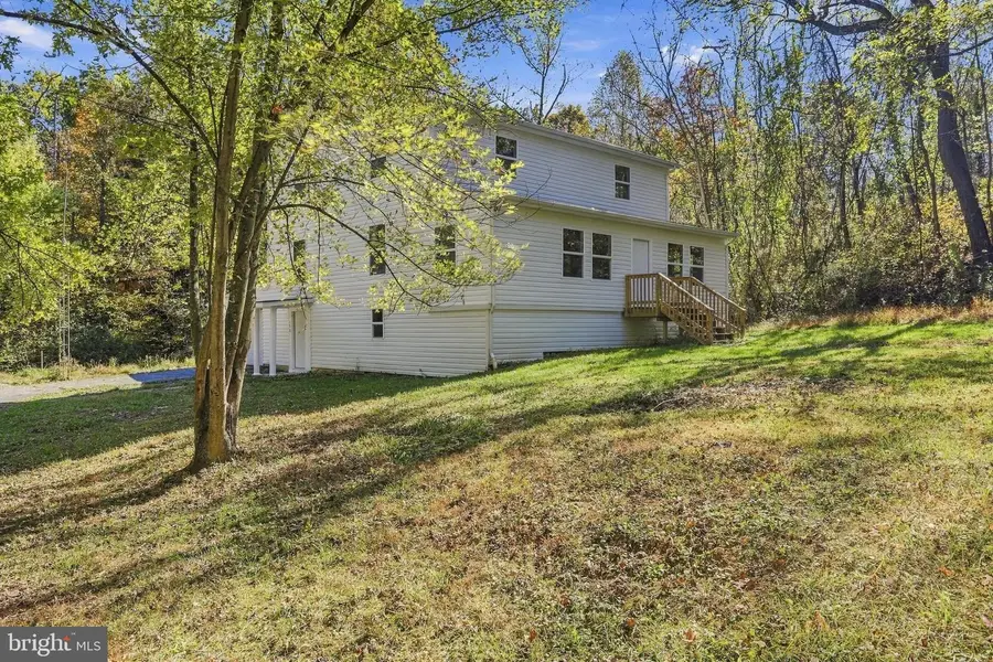 132 Riverview Dr, Falling Waters, WV 25419 - #3