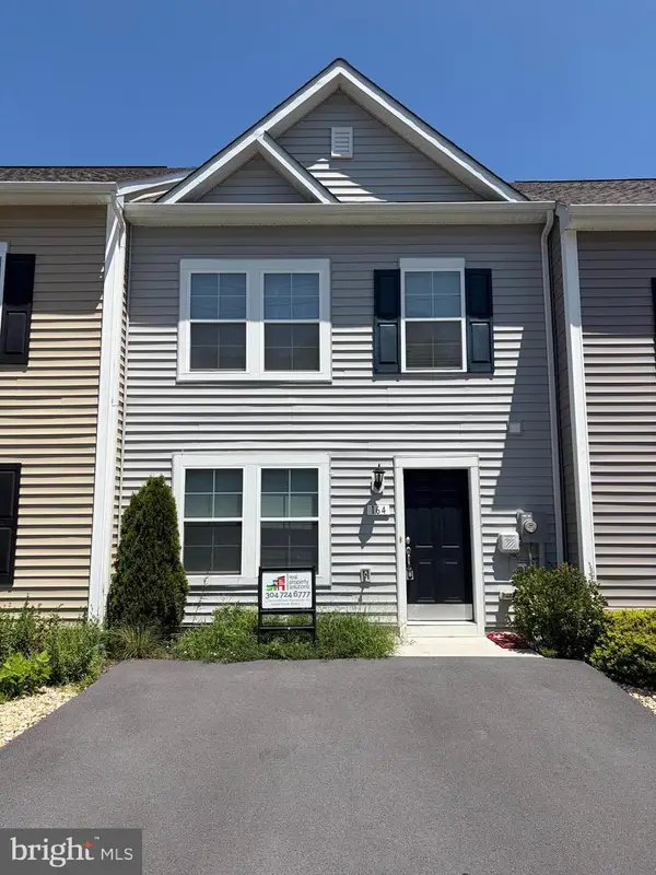 164 Scotch Pine Dr, BUNKER HILL, WV 25413