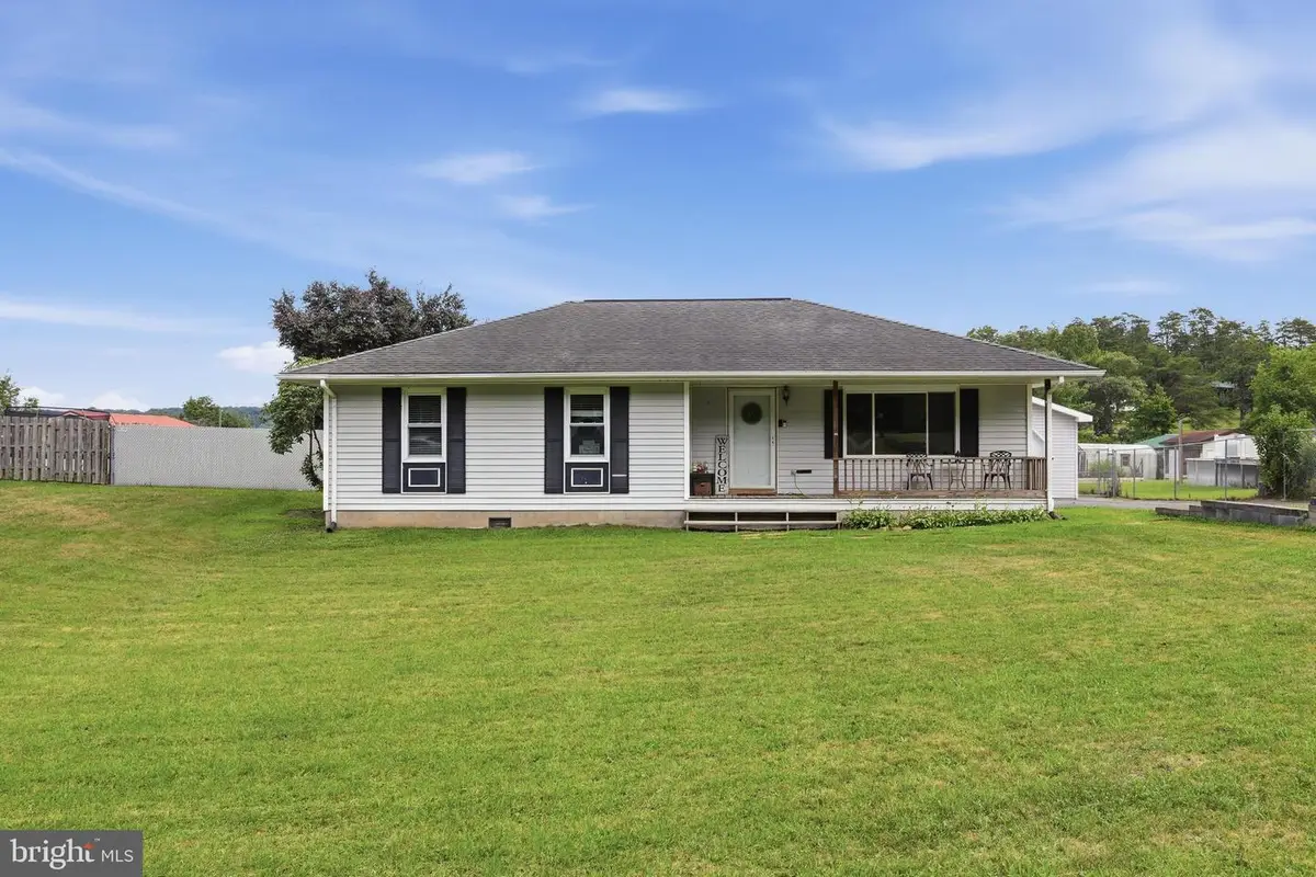 102 Wishbone Cir, Hedgesville, WV 25427 - #1