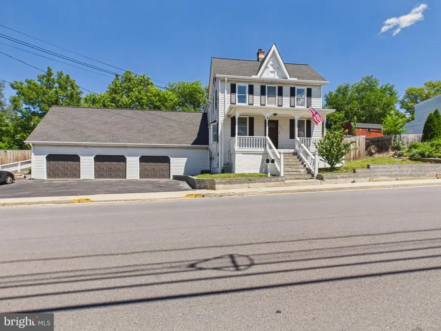 459 E Burke St, Martinsburg, WV 25404 - #2