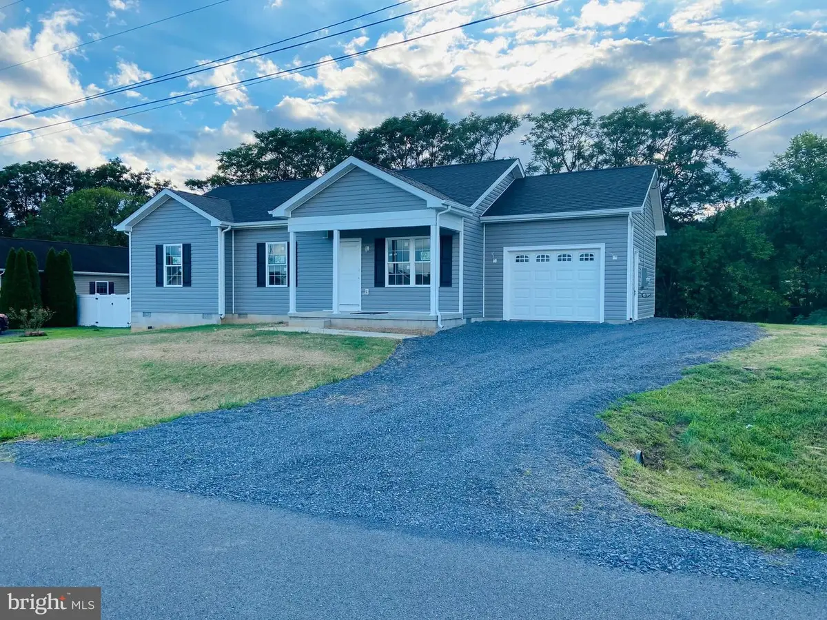 578 Wendover Dr, Bunker Hill, WV 25413 - #1