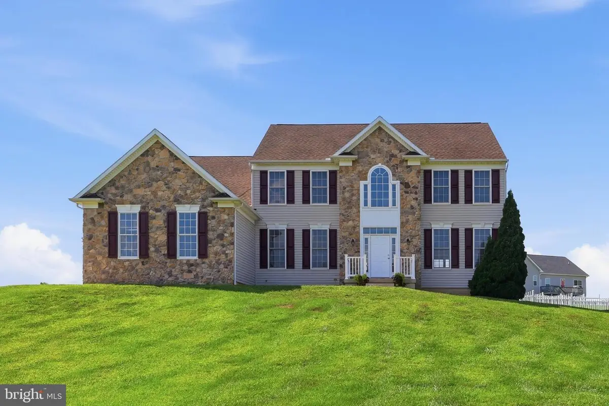 348 Dorchester Dr, Falling Waters, WV 25419 - #1