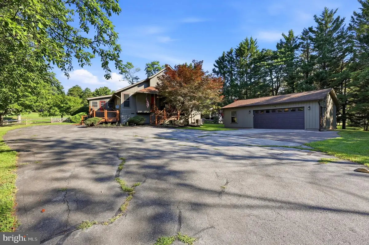 598 Tecumseh Trl, Hedgesville, WV 25427 - #1
