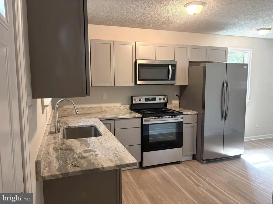 213 Frederick St, Martinsburg, WV 25404 - #2