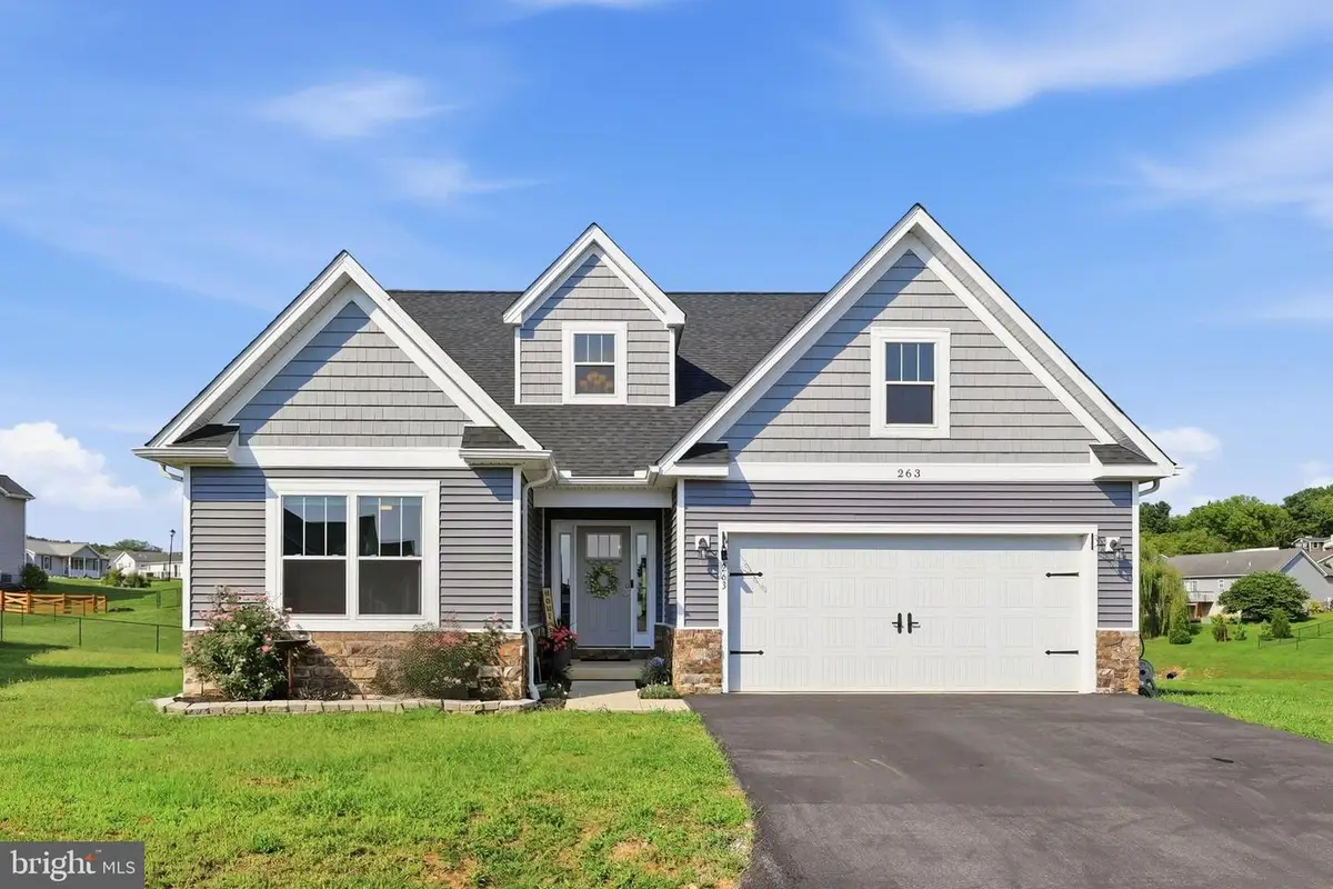 263 Twickenham Dr, Martinsburg, WV 25403 - #1